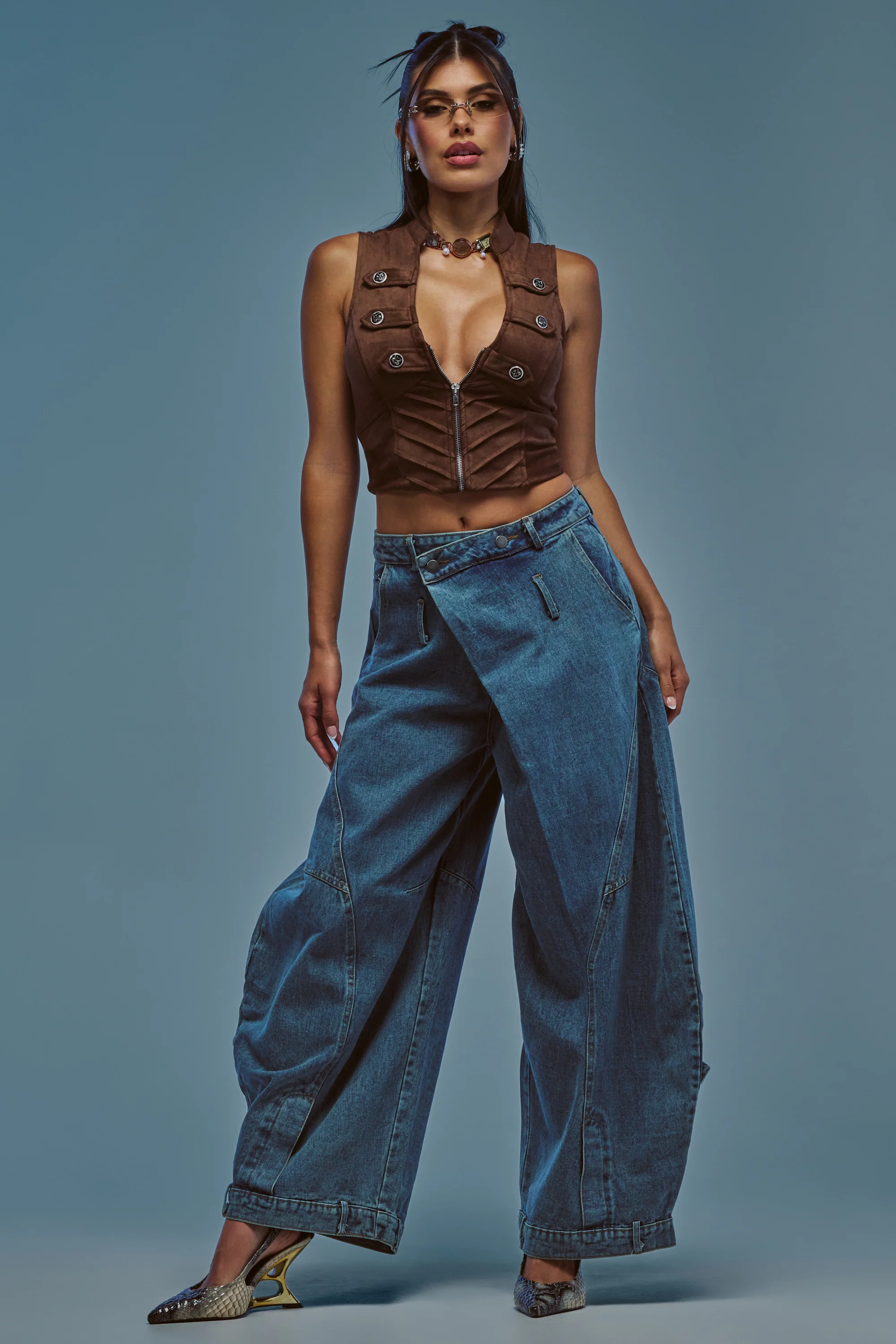 IZZY RELAXED DENIM IN LIGHT BLUE WASH - Akira Store
