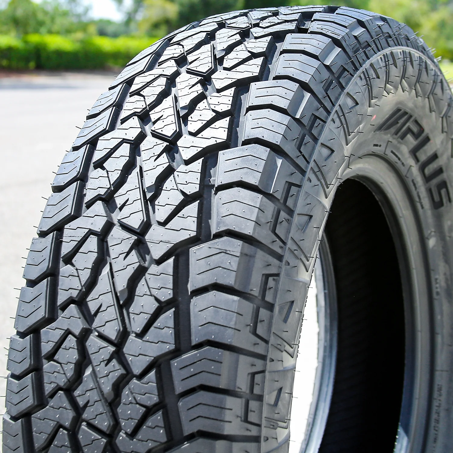Aplus Shredder AT 235/70R16 106T a/T All-Terrain Tire