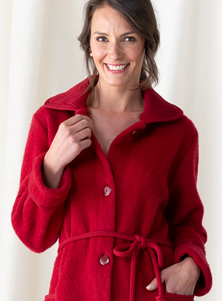 Robe de chambre femme en laine des Pyrénées rouge griotte
