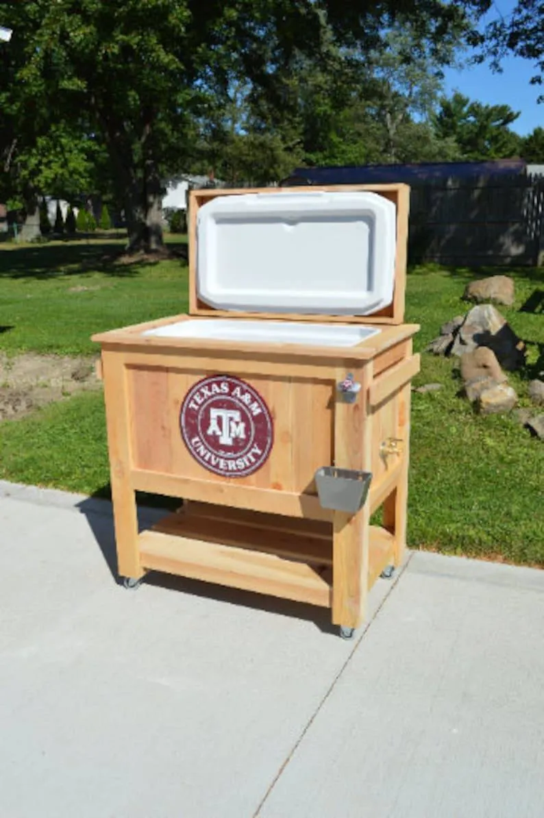 Support pour glacière en cèdre vieilli de 48 pintes (environ 45 litres) tout temps, avec drain en laiton, ouvre-bouteille et récupérateur de capsules, refroidisseur à bière.