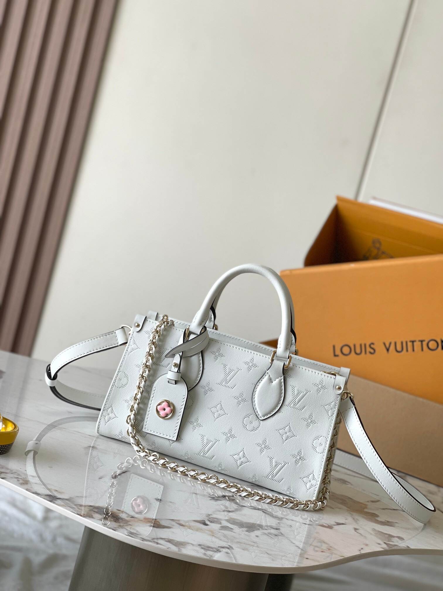 大人気モデル!!完売寸前☆ LOUIS VUITTON  Monogram ハンドバッグ M11274