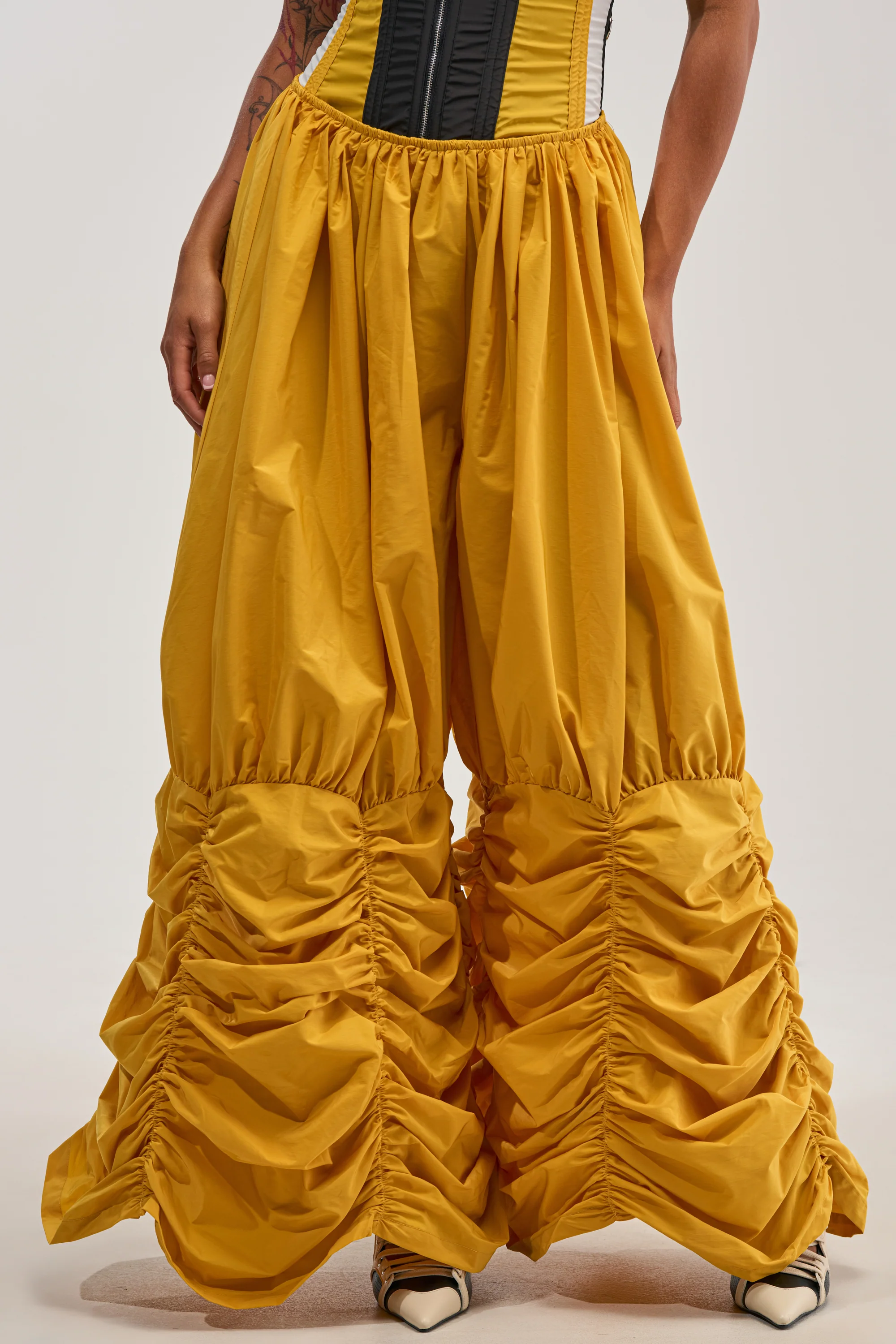 DON'T MIND ME RUCHED JOGGER IN YELLOW - Akira Store