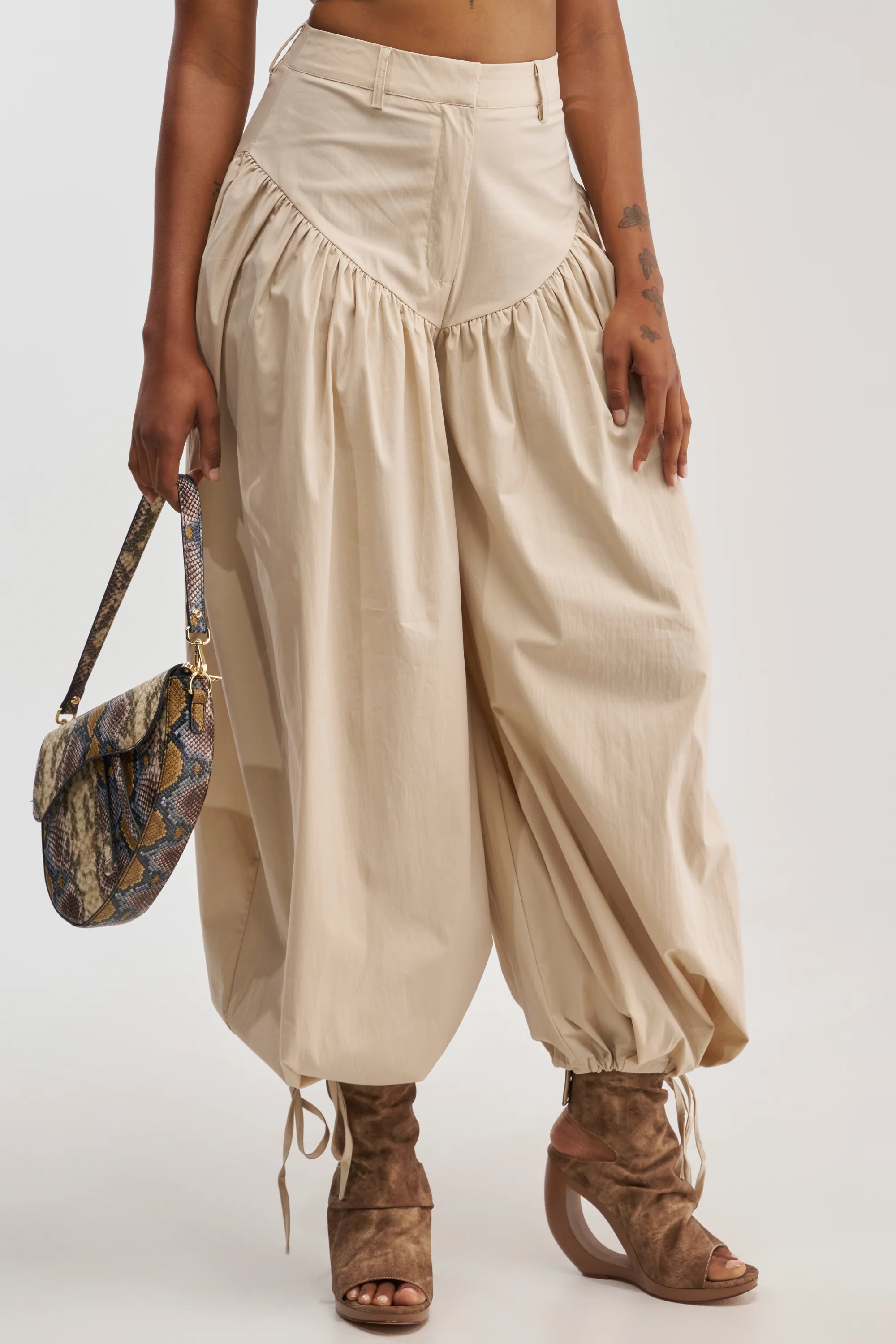 LUCKY FOR YOU BALLOON PANT IN BEIGE - Akira Store