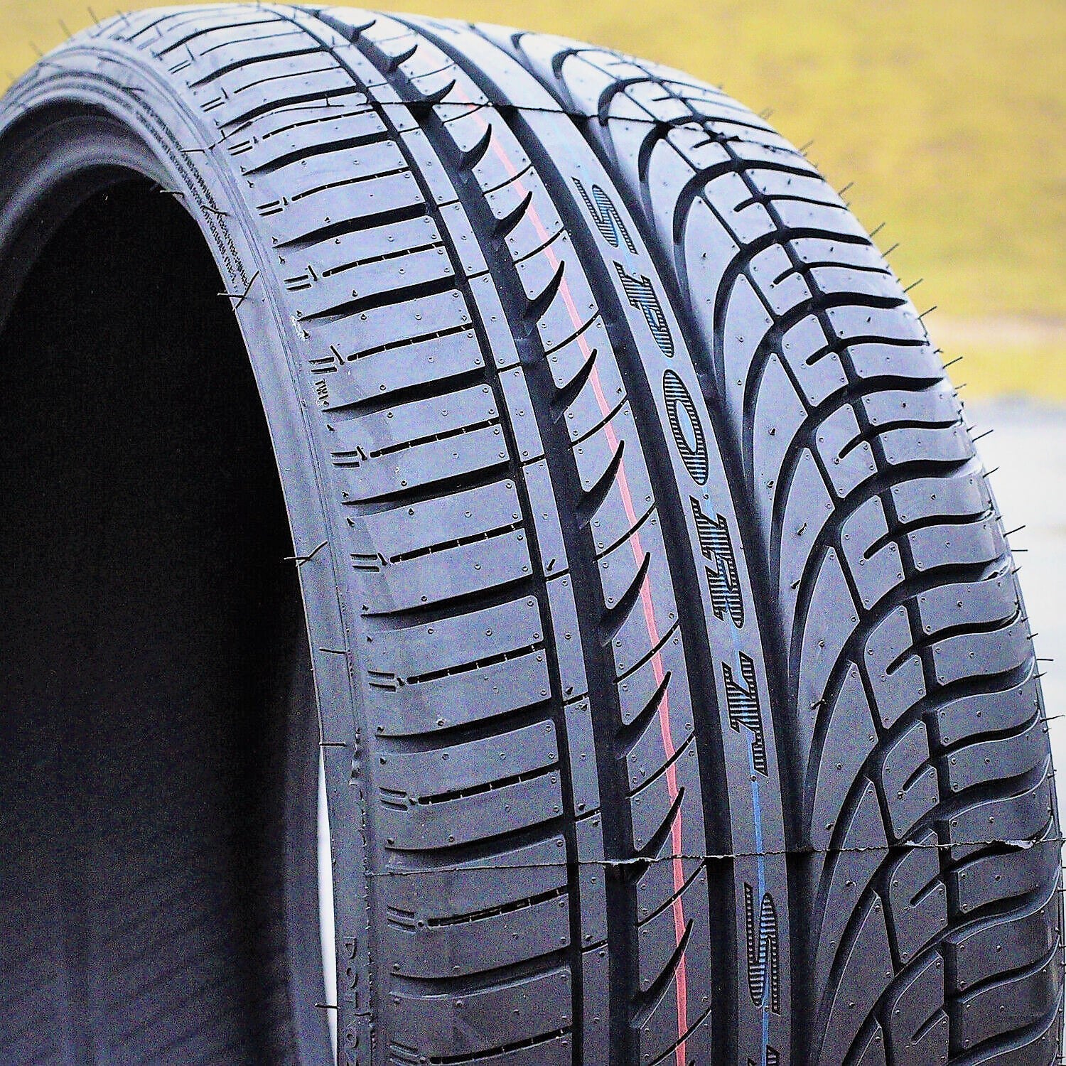 Fullway HP108 305/35R24 112V XL AS A/S Performance Tire Image 3