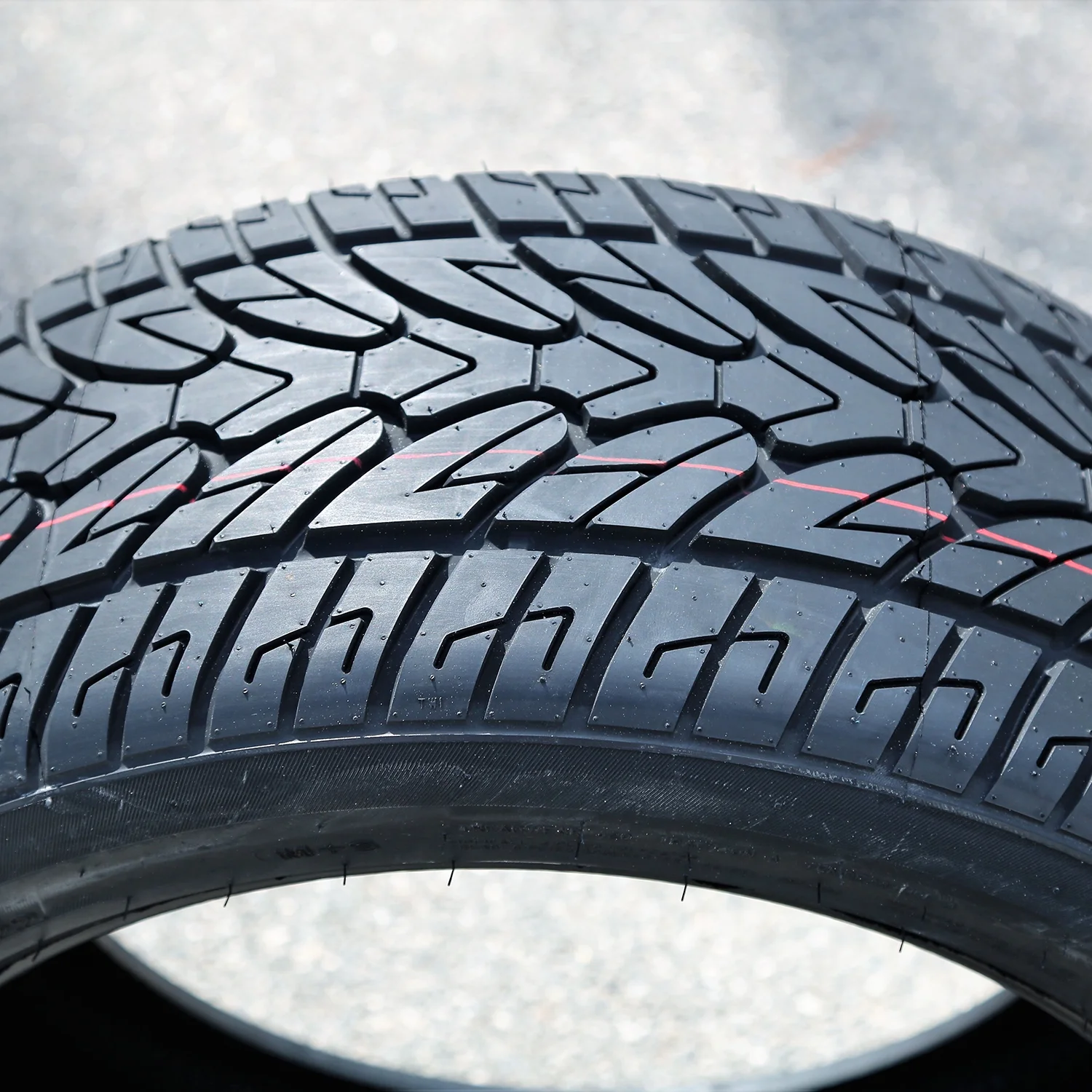 Set of 4 HS266 285/45R22 114V XL Performance a/s All Season Tires Image 7