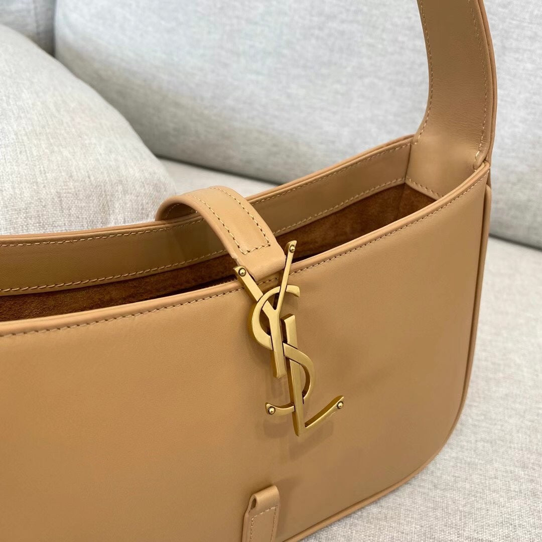 Y Le 5 A 7  Hobo Bag