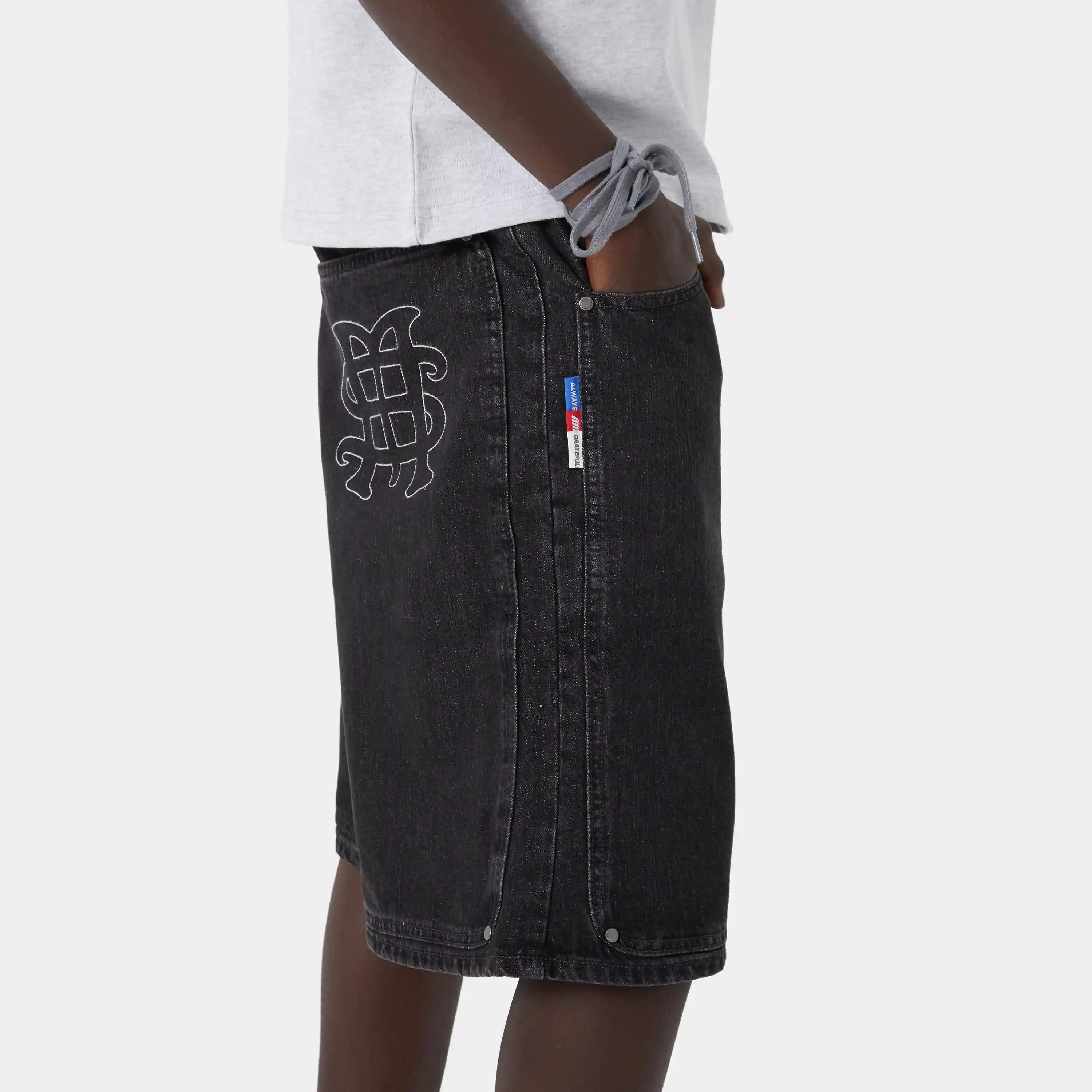 Badge Shadow Jorts