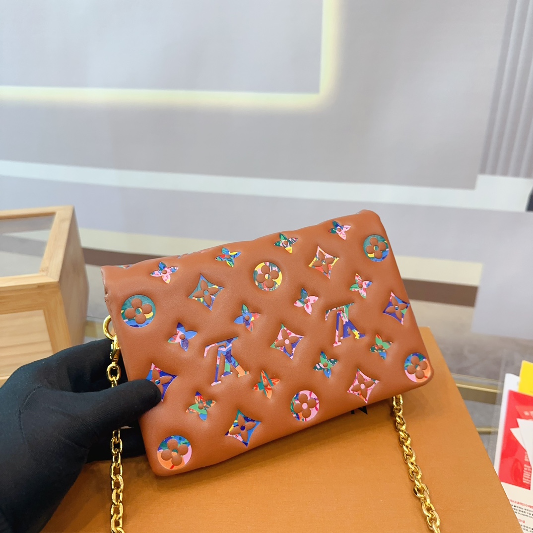 Louis new arrival cousin bag size: 20*14cm