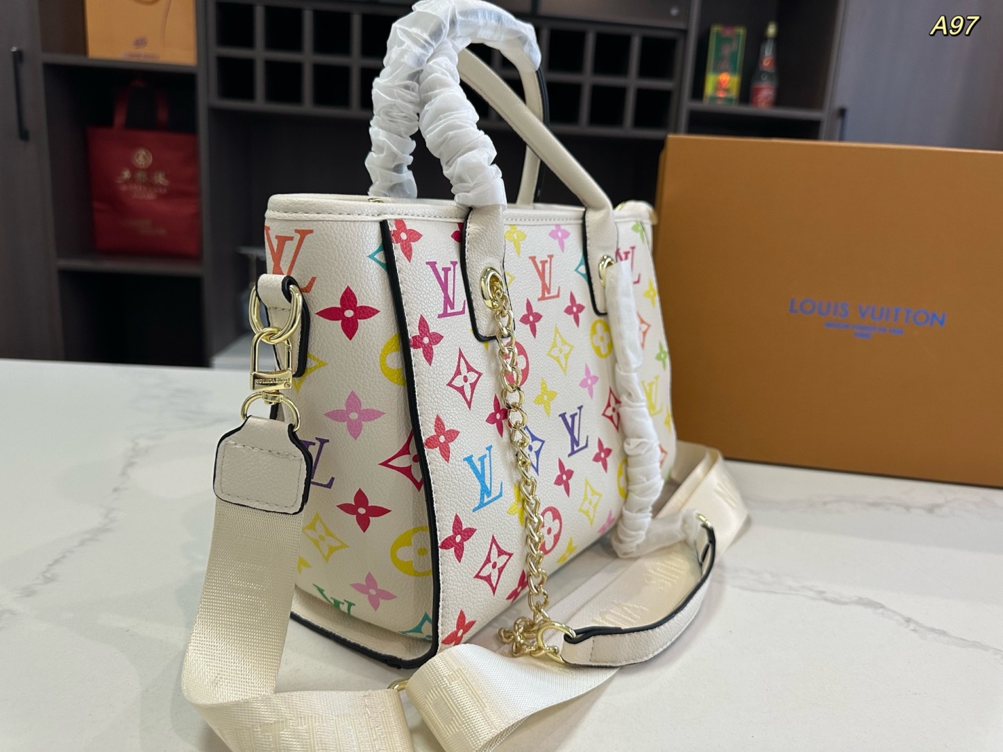 Louis new arrival tote bag size: 26*22cm cm