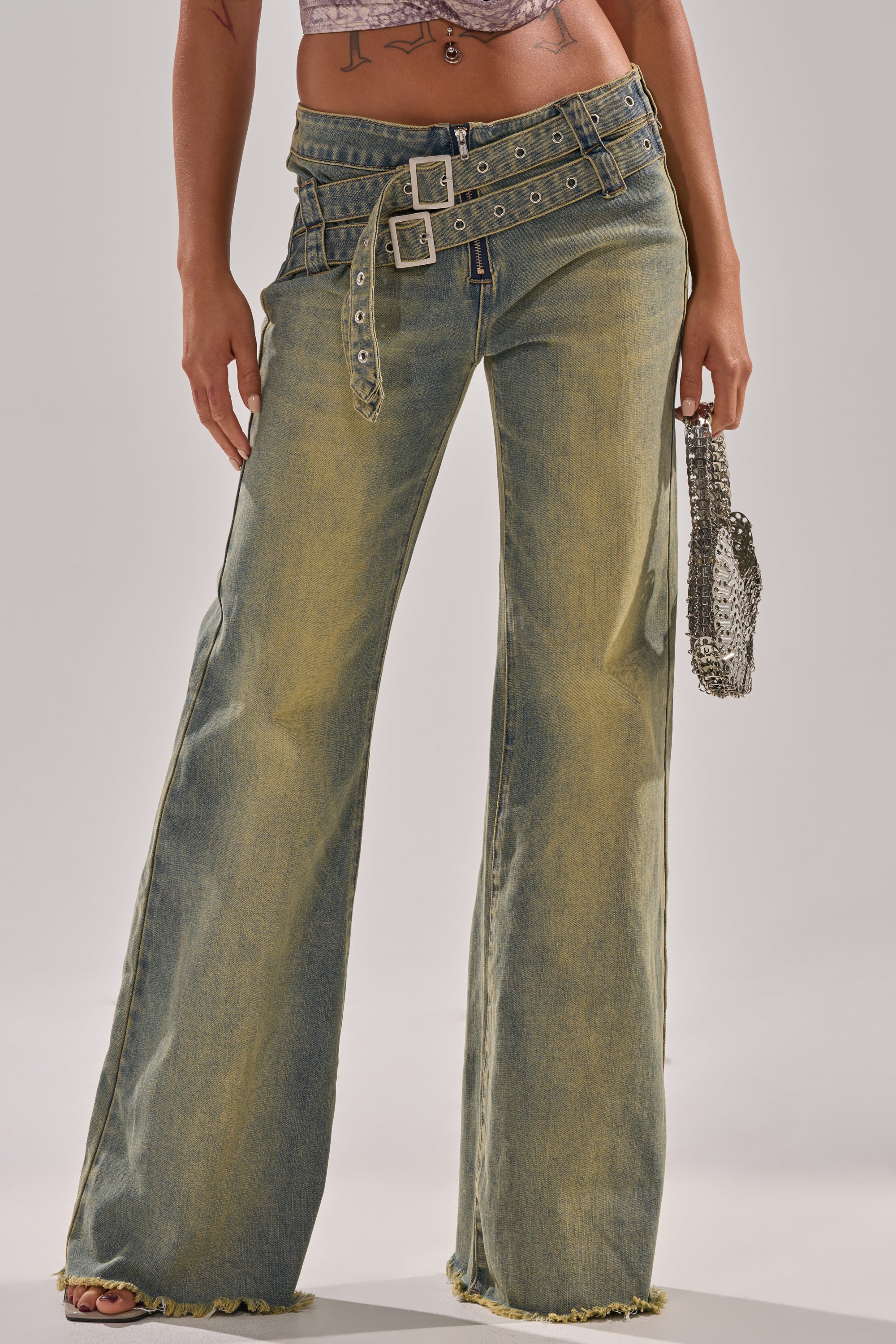 JUST LIKE THAT STRAIGHT-LEG DENIM WITH BUCKLE - Akira Store