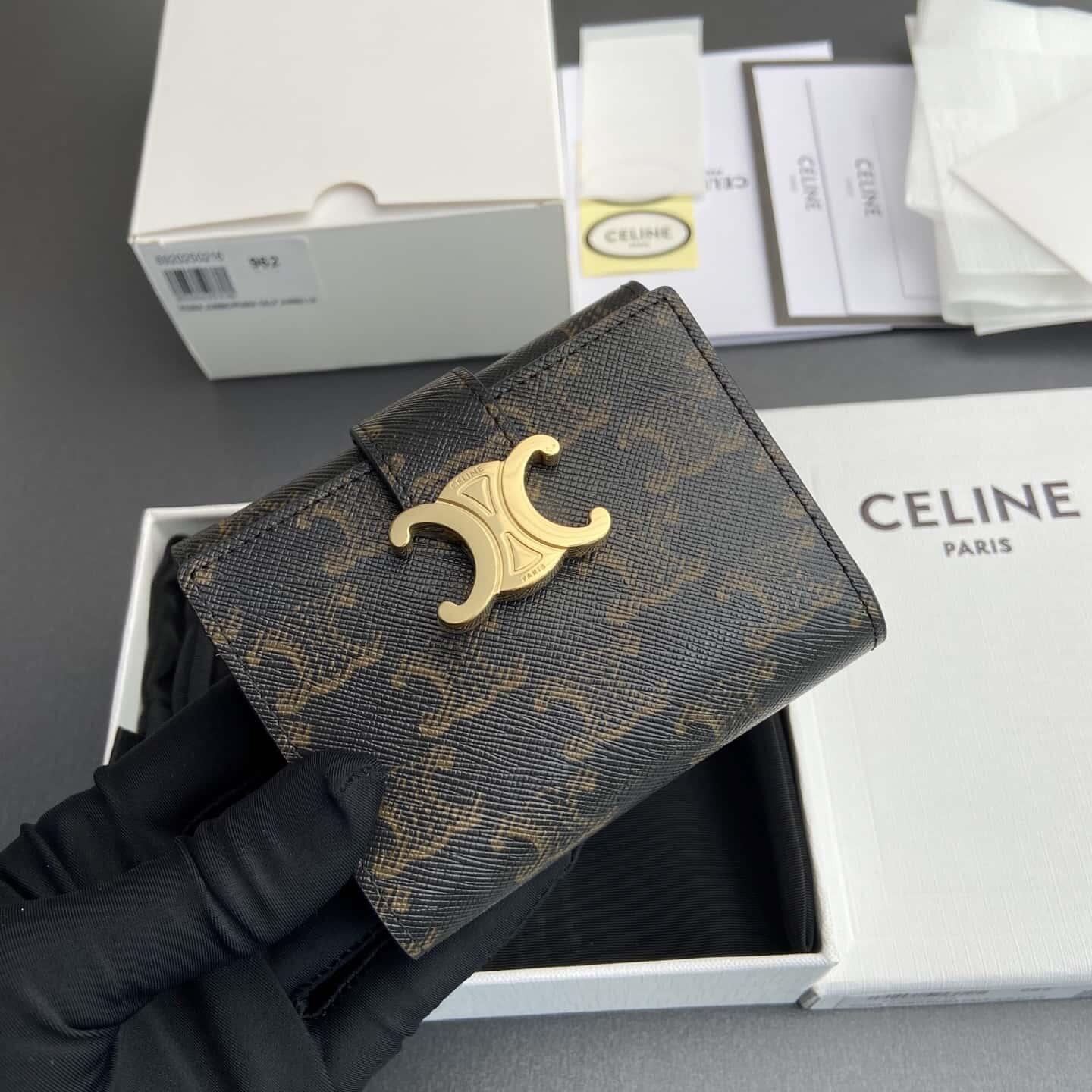 CELINE【セリーヌ】新作 人気商品 ヴィクトワール グレインカーフスキン 多機能 絶妙 ショートウォレット