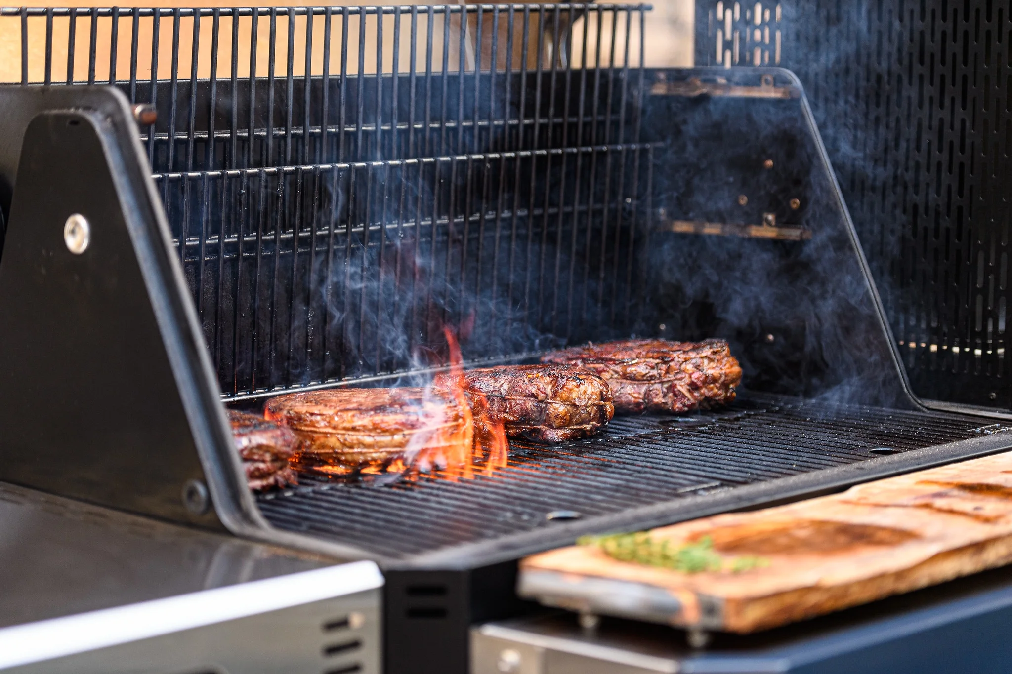 Gravity Series? 1050 Digital WiFi Charcoal Grill and Smoker in Black(30) - Image 5