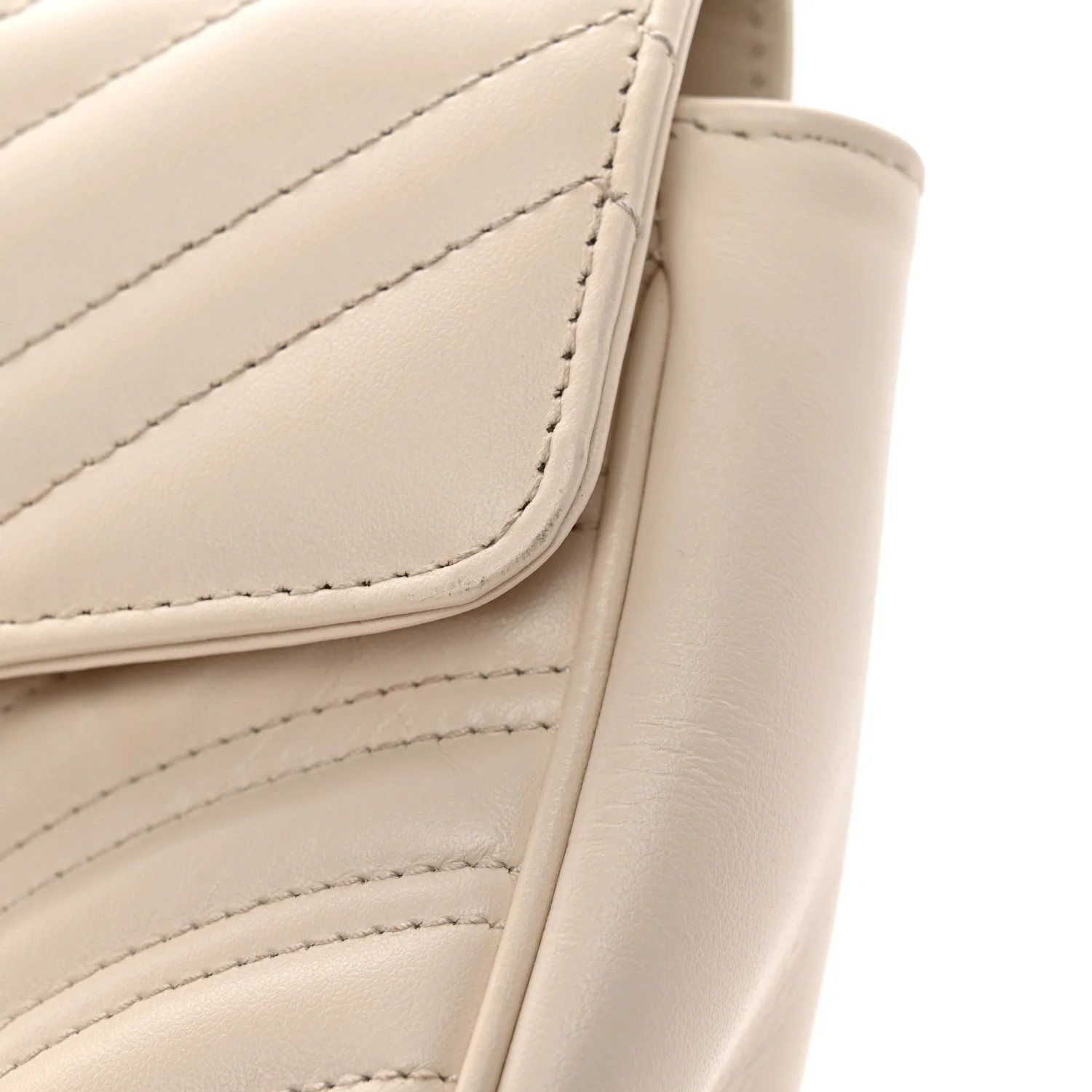 Calfskin Matelasse Small GG Marmont Shoulder Bag White
