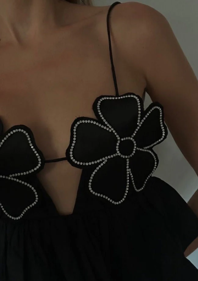 Haut noir en satin pour femme à col bénitier
