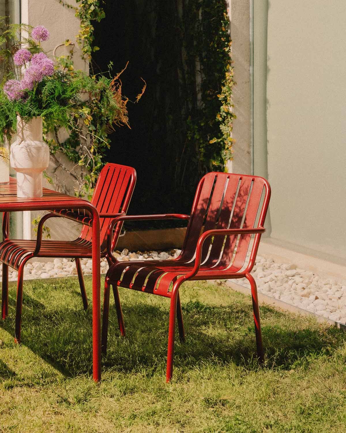 Tavo - Silla de Exterior con Reposabrazos de Metal Tavo