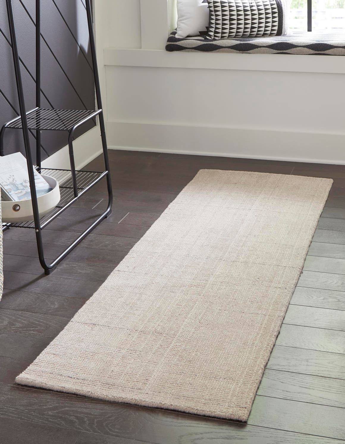 Jill Zarin English Manor Farmhouse Runner Area Rug, 2' x 6' Cream