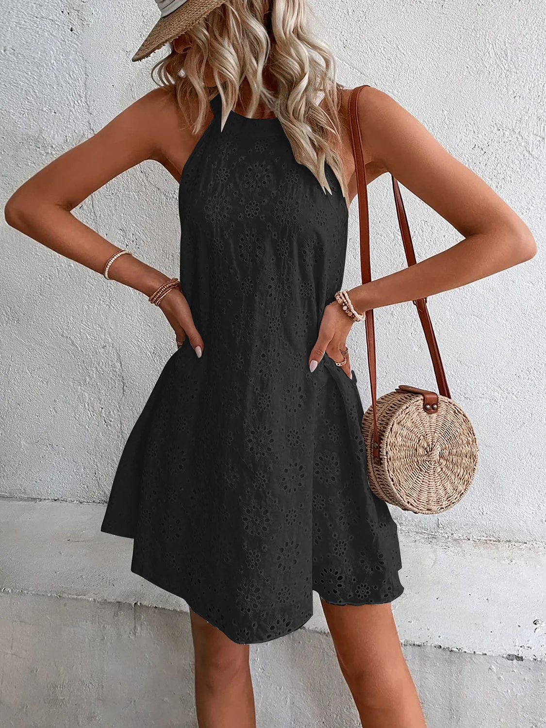 Sophie Paris | Robe Mini à Col Grec en Oeillet avec Coupe Flatteuse