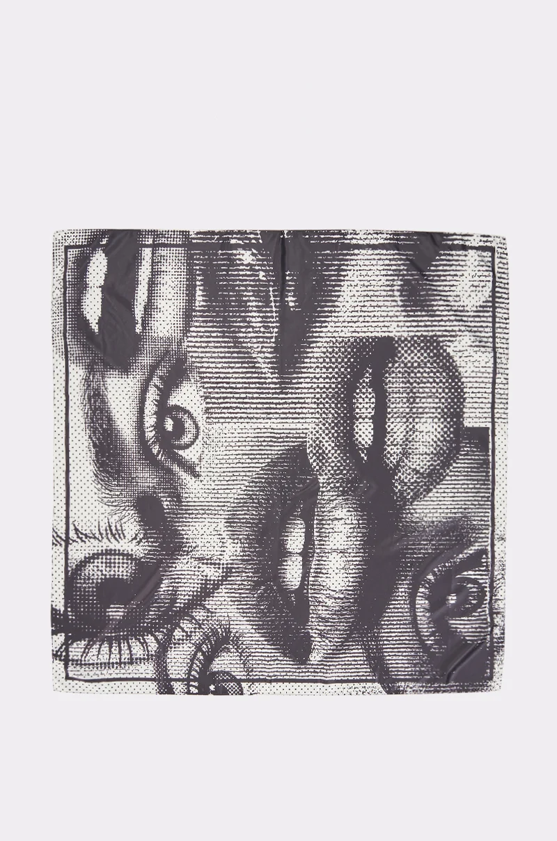 DISTORTED BEAUTY SCARF - Akira Store