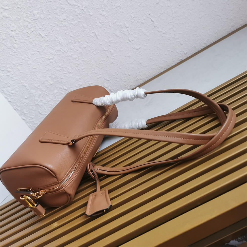 Prada Medium leather top-handle bag with padlock(high-end grade)