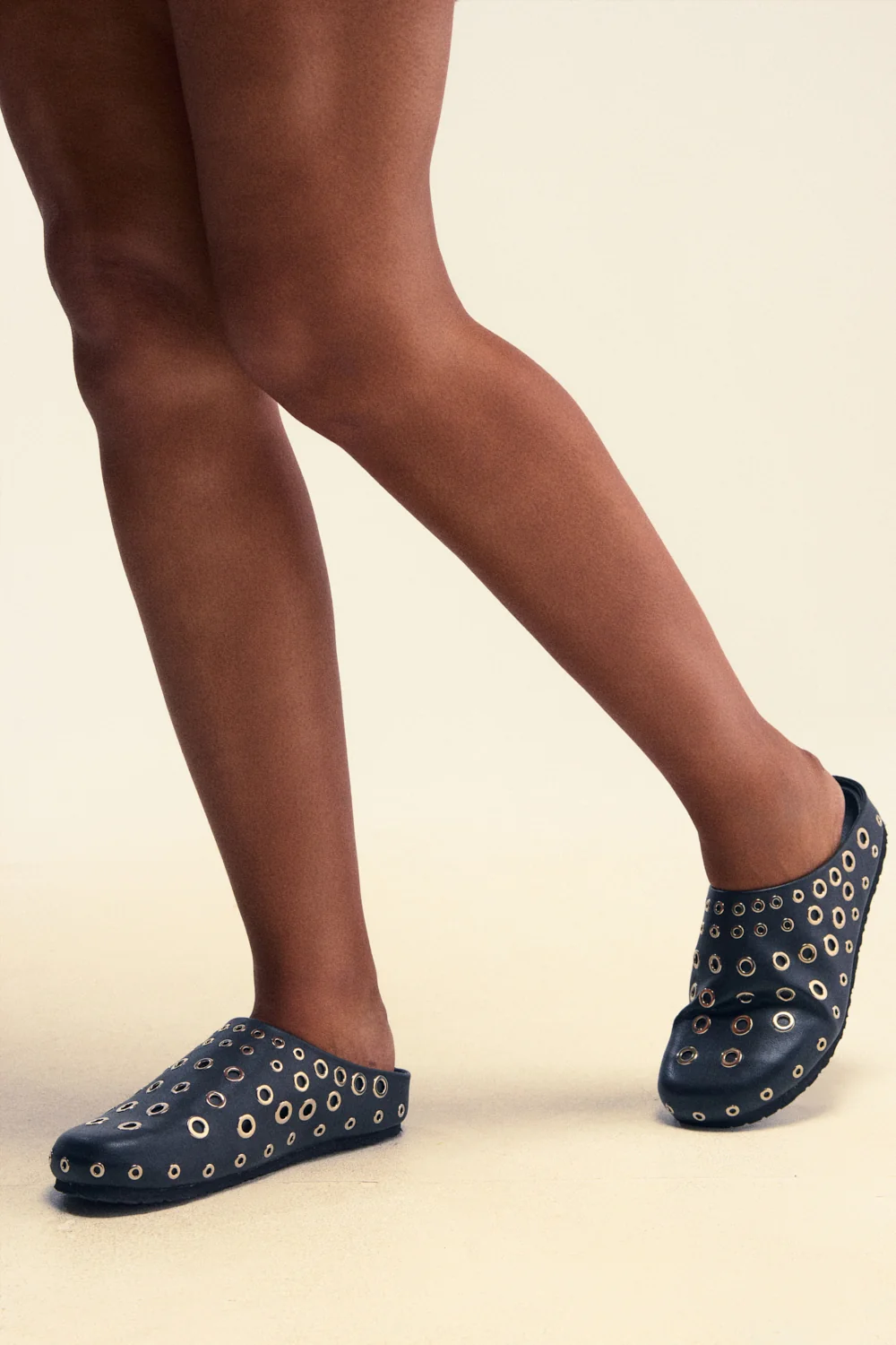 AZALEA WANG MARSHA BLACK GROMMET DETAIL FLAT - Akira Store