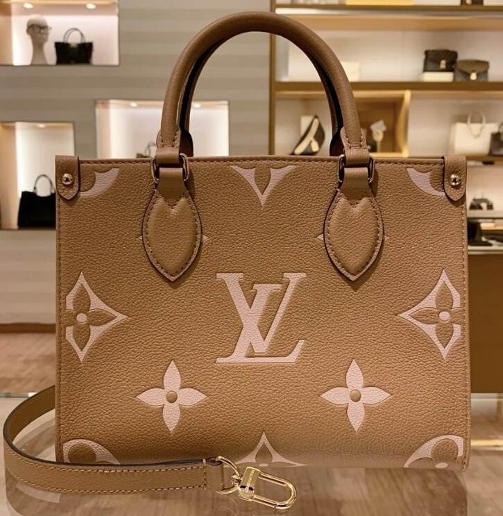 【コントラストカラーのモノグラム】Louis Vuitton オンザゴーPM ブランド型番M12513