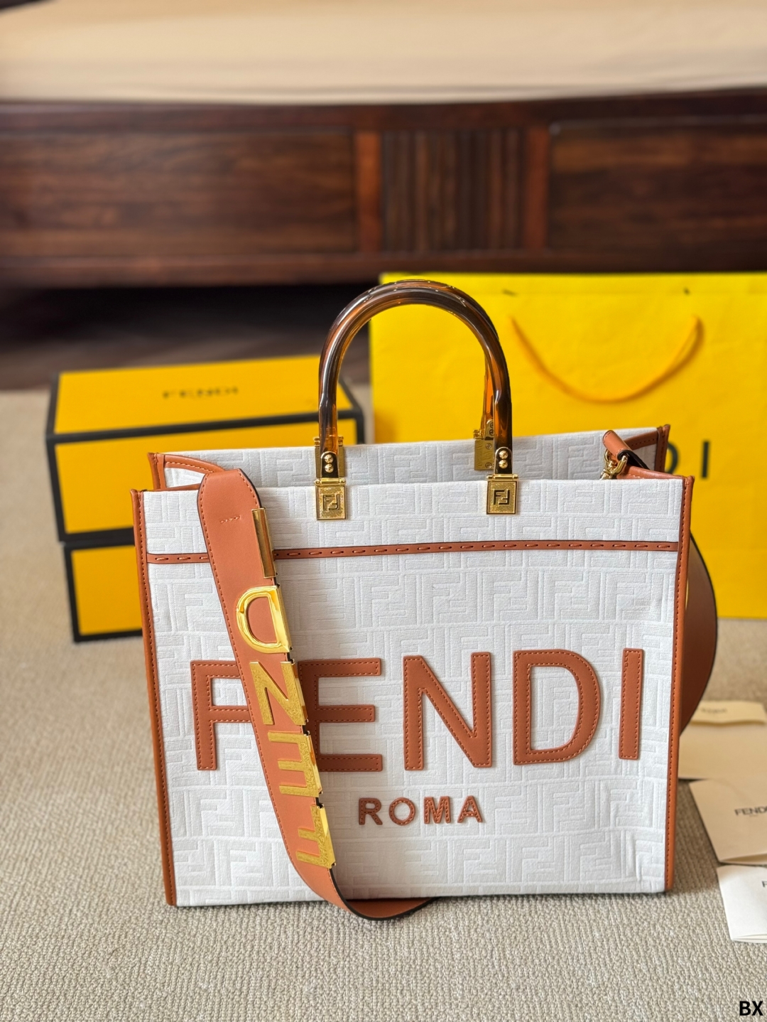 Fen new arrival peekabo tote bag size??35*30 cm