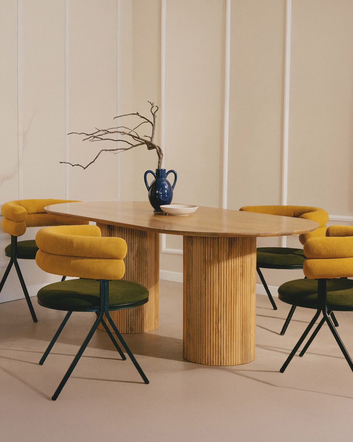 Set Viena - Aixa - Set de Mesa de Comedor de Madera de Mango (200x100 cm) Viena y 4 Sillas de Tela Aixa