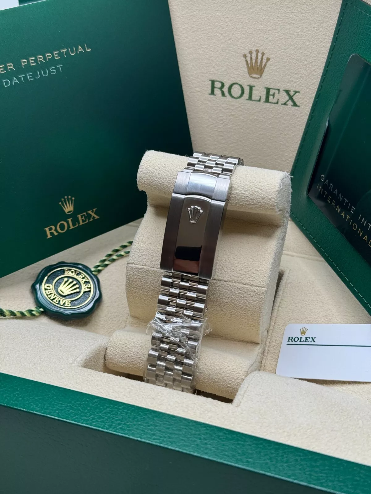 [Super Clone]RLX Datejust 41mm Smooth Bezel White Roman Dial Jubilee - 126300-0016