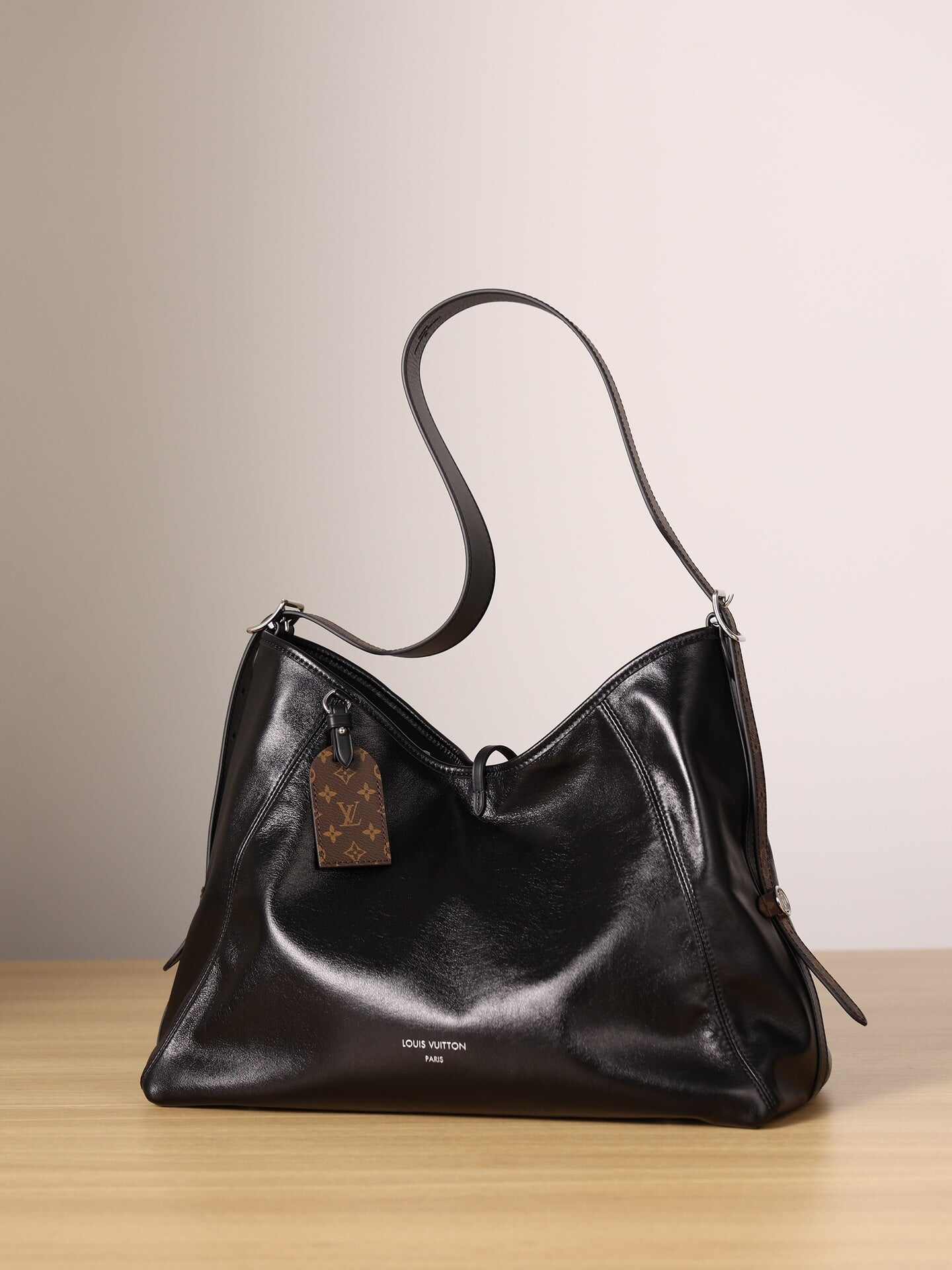 【ルイヴィトン】★大人気★スーパーSALE割引☆Carryall Dark MM｜3色