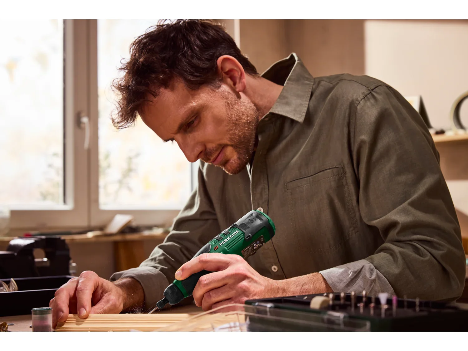 PARKSIDE Perceuse-meuleuse de prcision sans fil PFBS 12 C7, 12 V