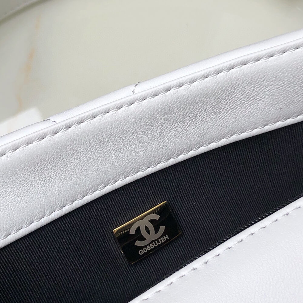 CHANEL 19 Handbag