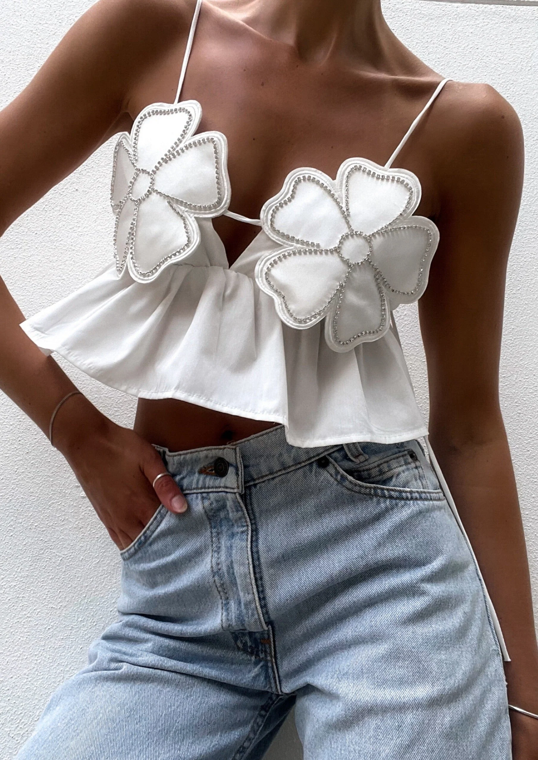 Blouse blanche à manches volantées pour femmes