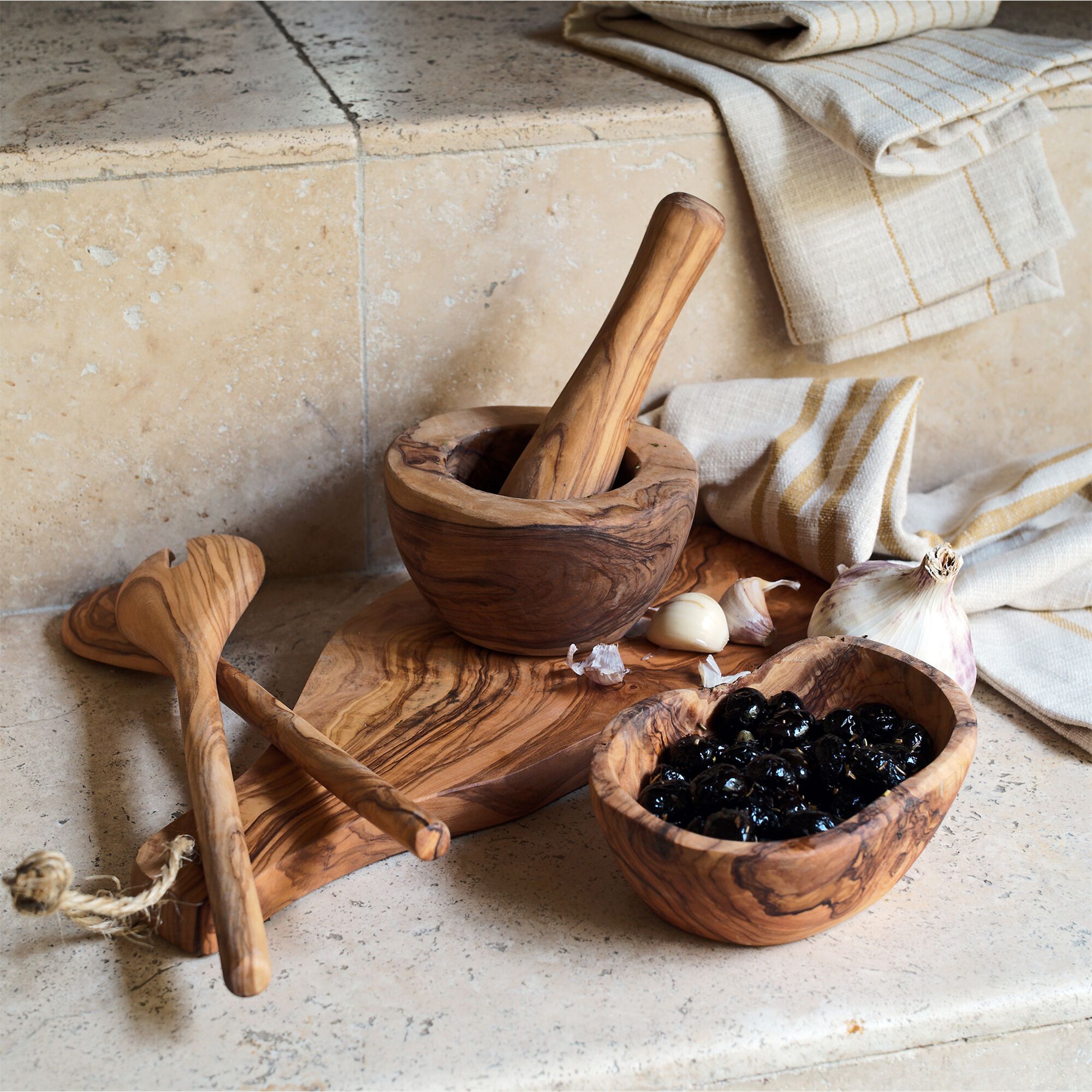 OLIVE - Planche de présentation organique en bois d'olivier 14x35cm - naturel