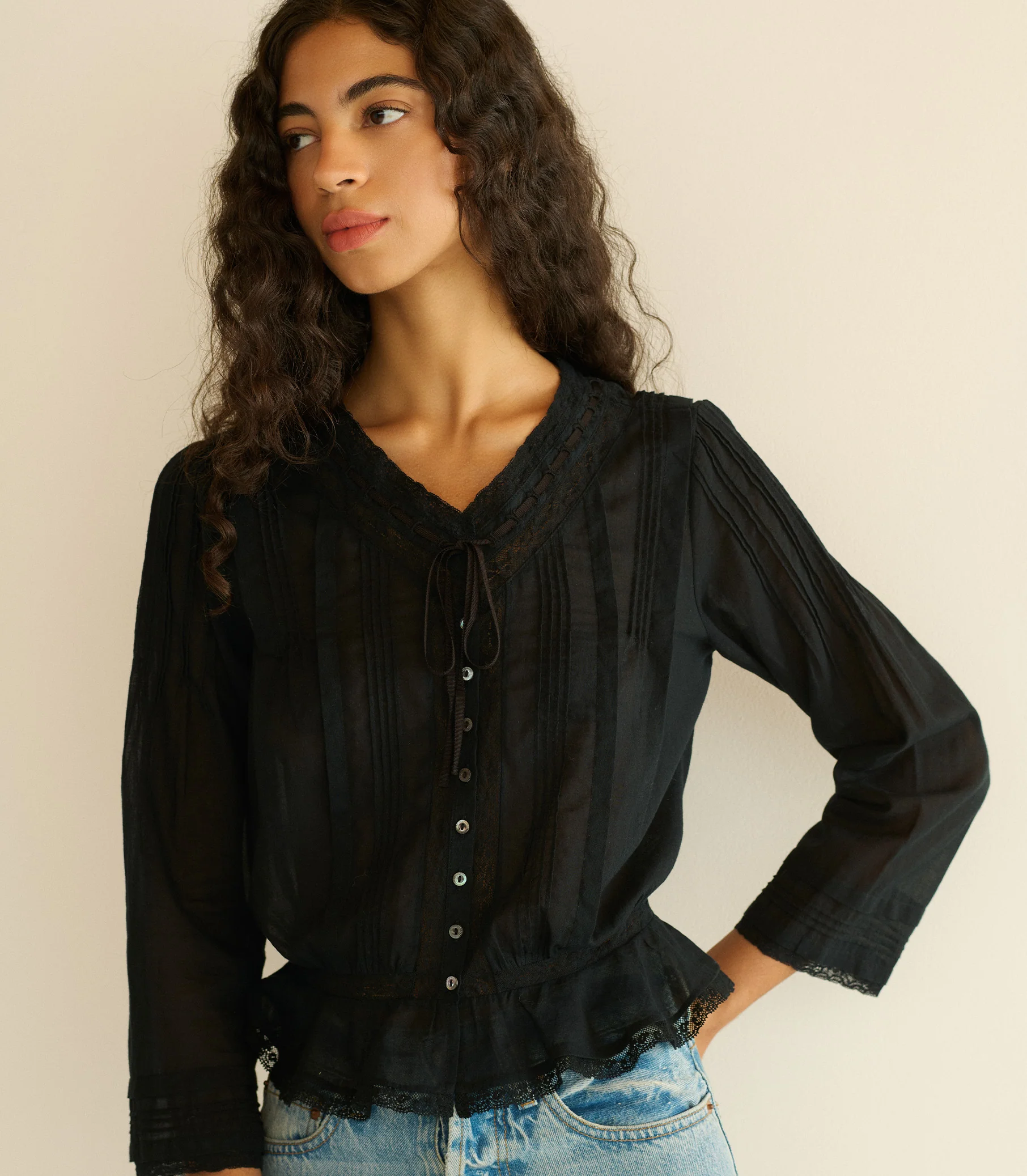 HILLOCK TOP -- BLACK