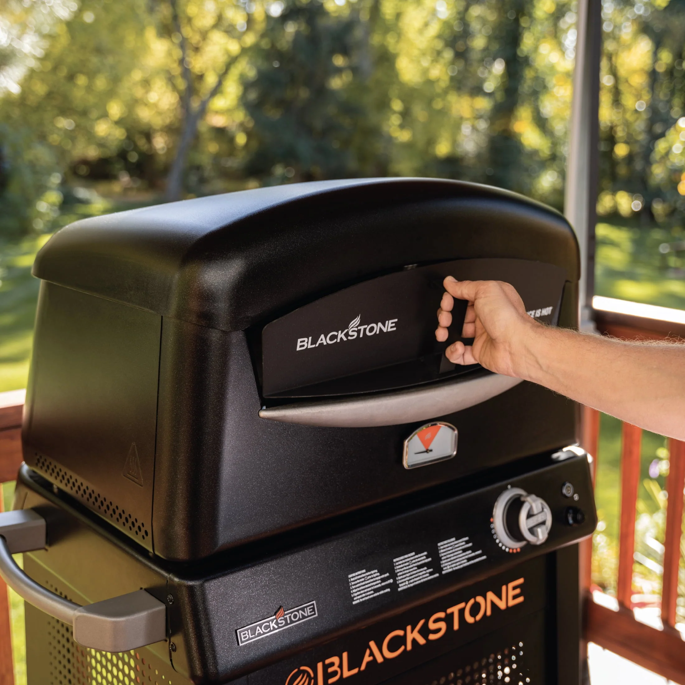 Blackstone Propane Outdoor Pizza Oven with Stand and Pizza Peel Image 3