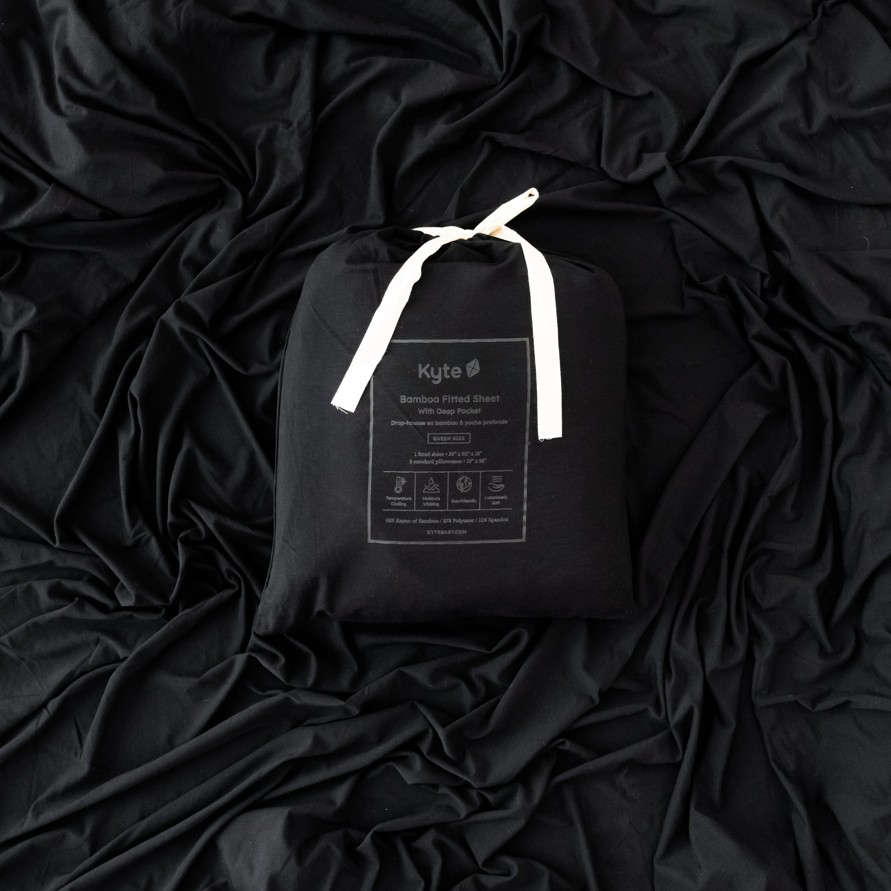 Fitted Sheet with Pillowcases in Midnight