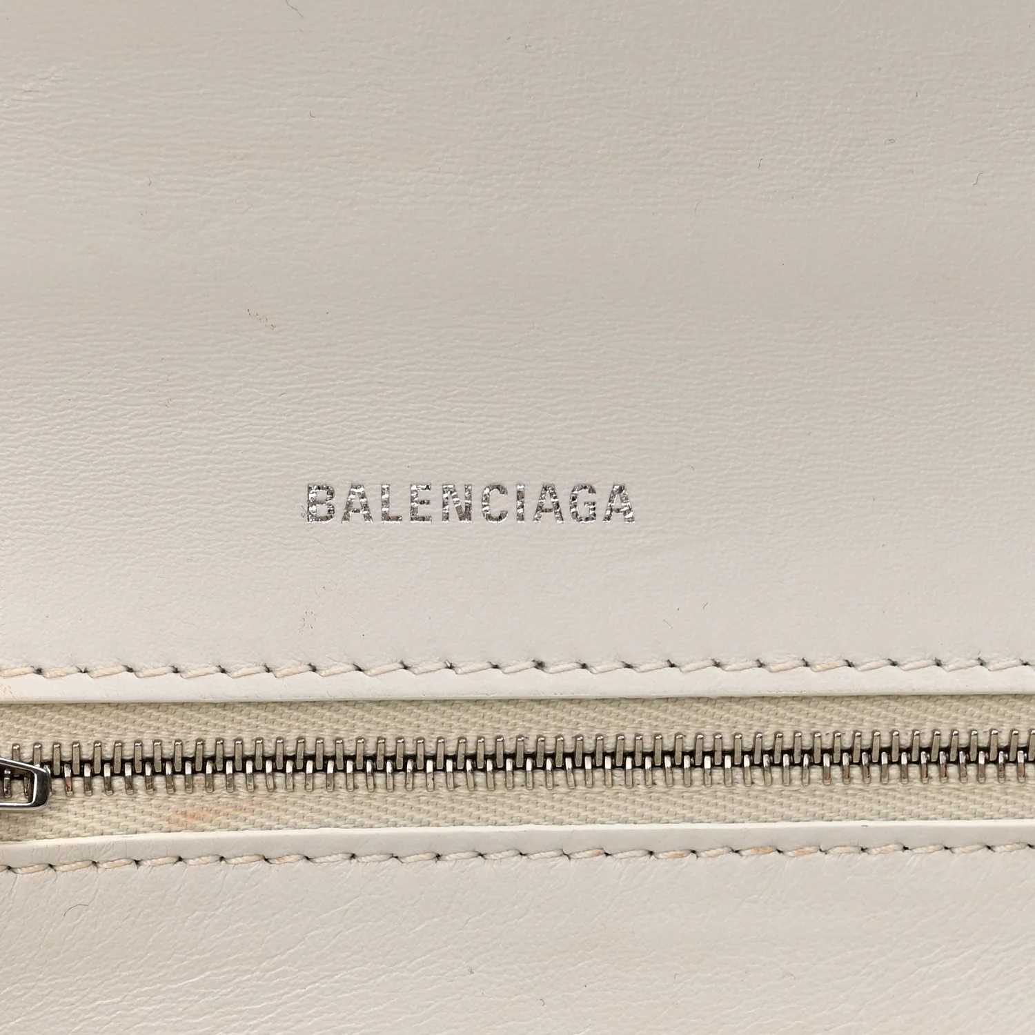 Shiny Box Calfskin Tonal B Hourglass Stretch Top Handle Bag White