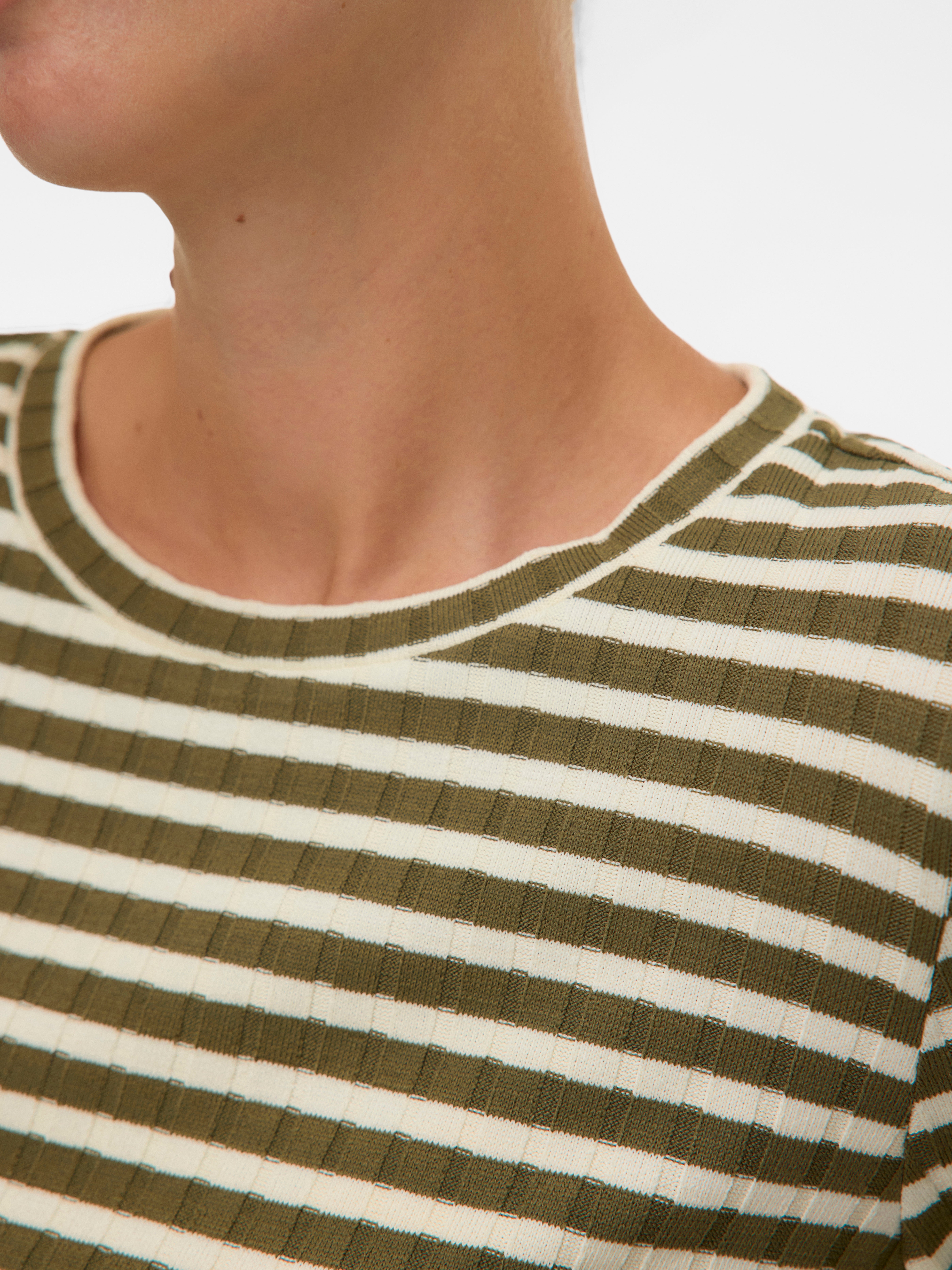 VERO MODA® Cropped Fit Round Neck Top