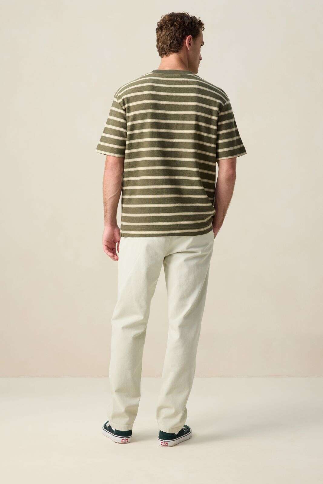 Donkergroen gestreept T-shirt