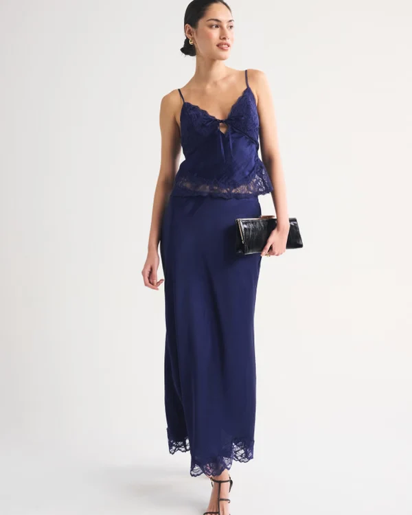 Bra-Free Lace-Pieced Set Top-Blue