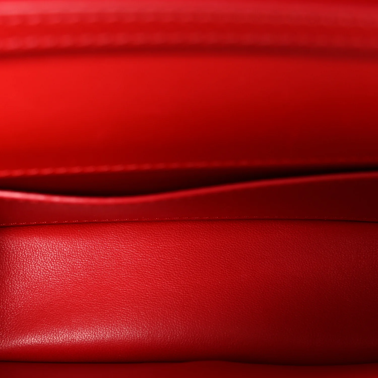 Calfskin Enamel Vlogo Small Loco Shoulder Bag Rouge Pur