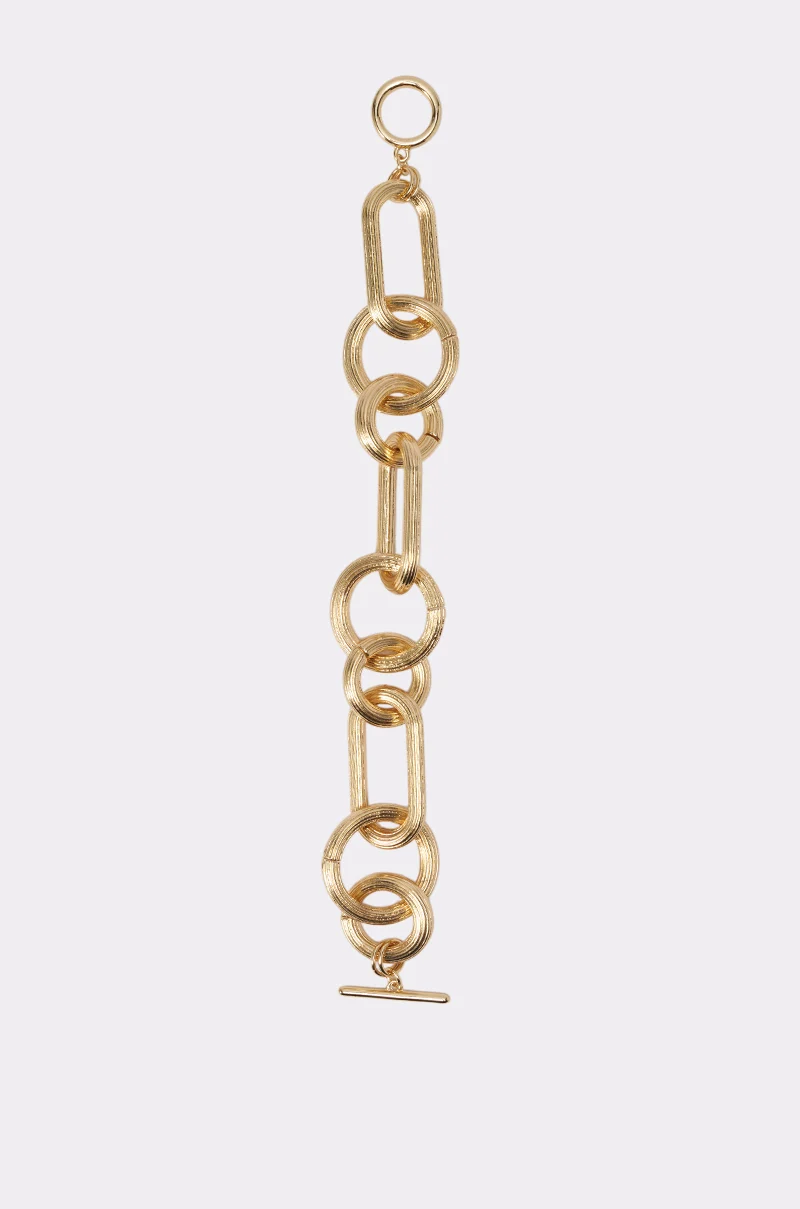 CAN'T BEAT MY OUTFIT CHAIN BRACELET IN GOLD - Akira Store