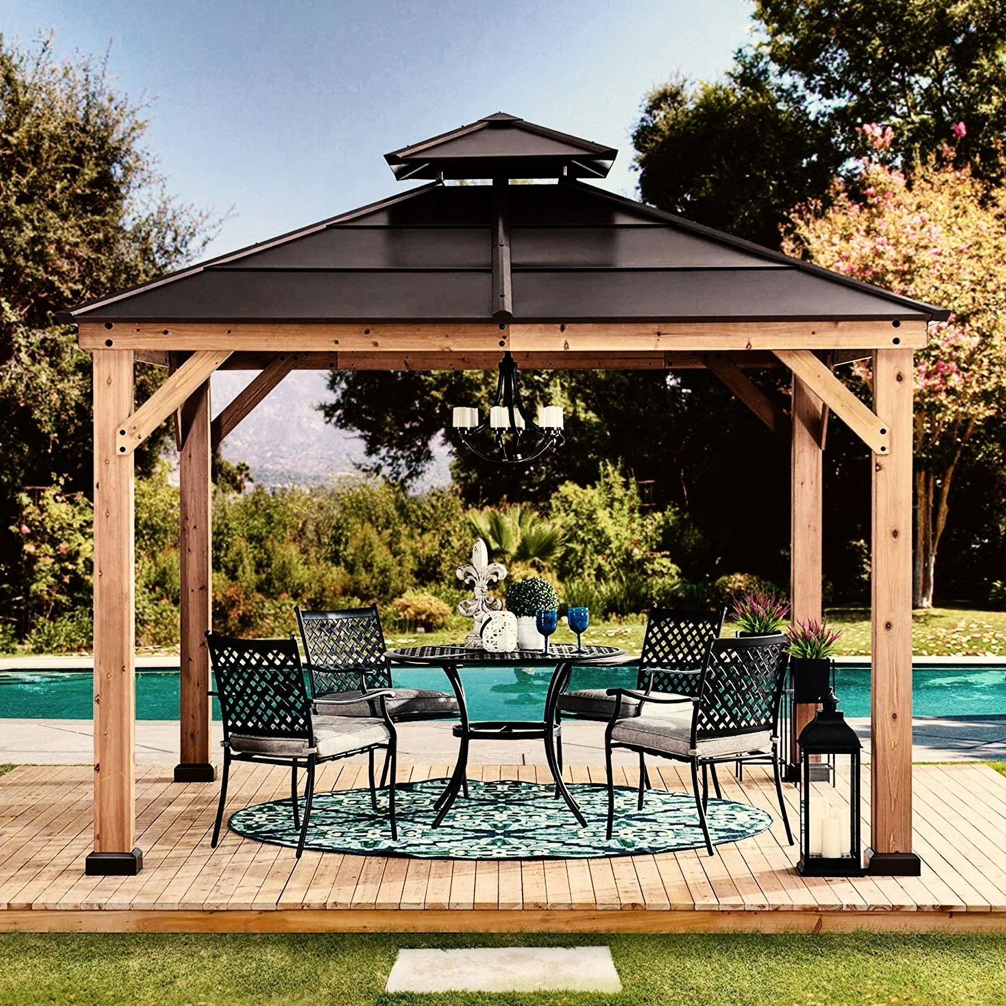 Gazebo de 3 m x 3 m à ossature cèdre avec toit rigide à deux pans en acier