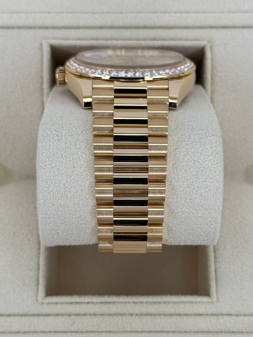 [Super Clone]RLX Day-Date 40mm Diamond Dial Watch 228348RBR-0037