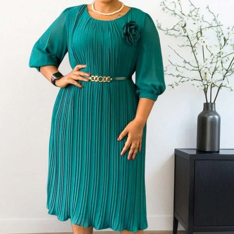 Robe midi plissée avec ceinture à la taille