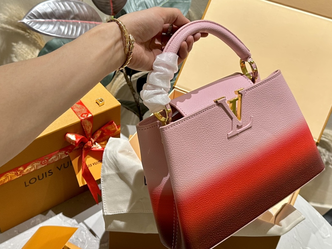 Louis new arrival Capucines bag size: 27cm