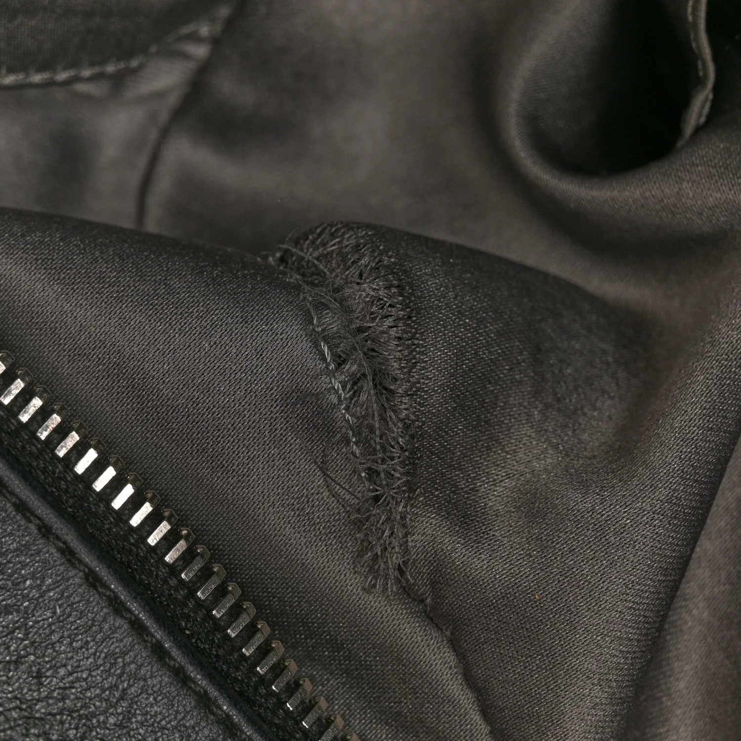 Calfskin Bubble Quilt Bowler Black