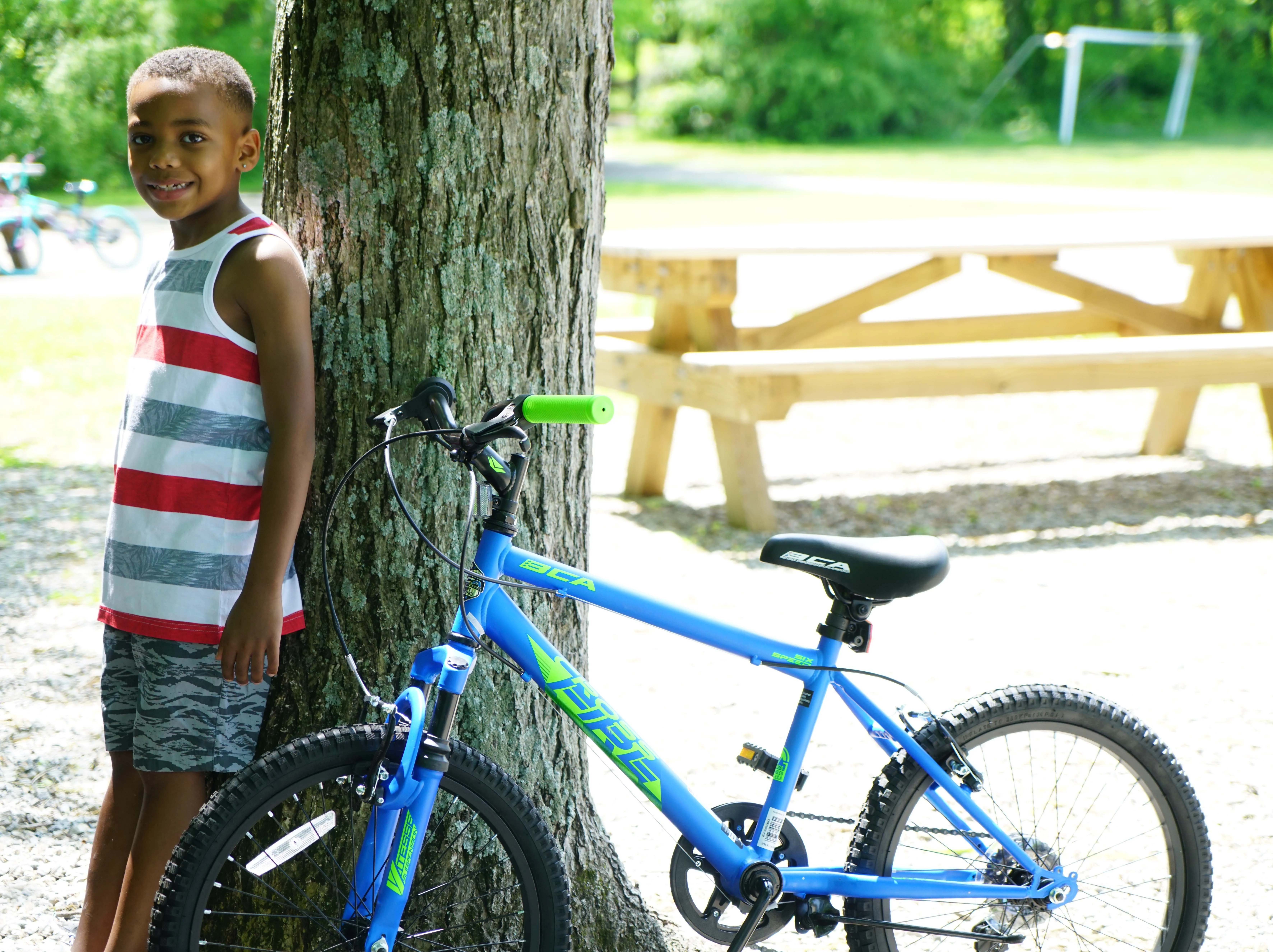 20" Crossfire 6 Speed Boy's Mountain Bike, Blue/Green Image 10