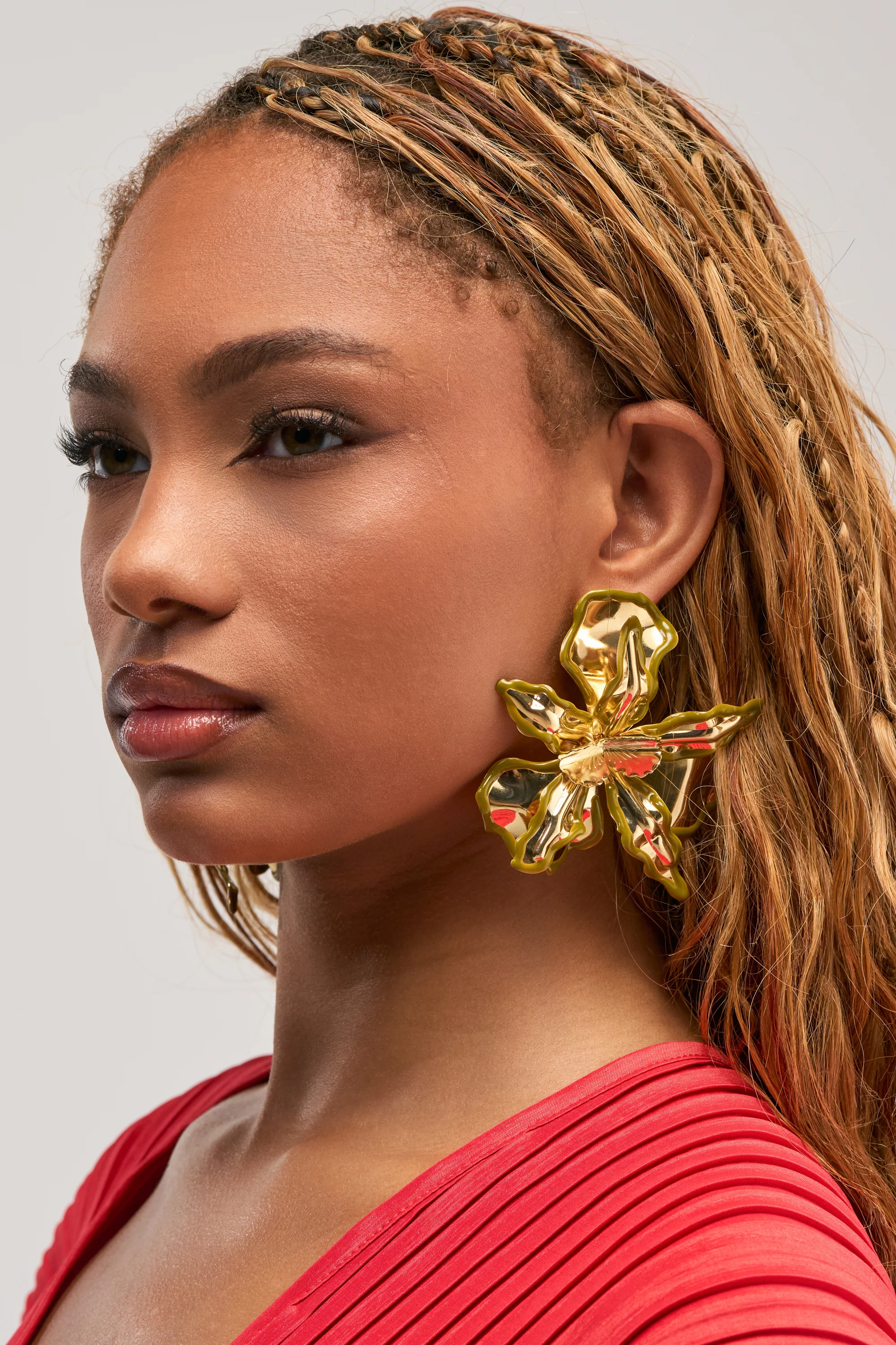 FLY ME OUT EARRING IN GREEN - Akira Store