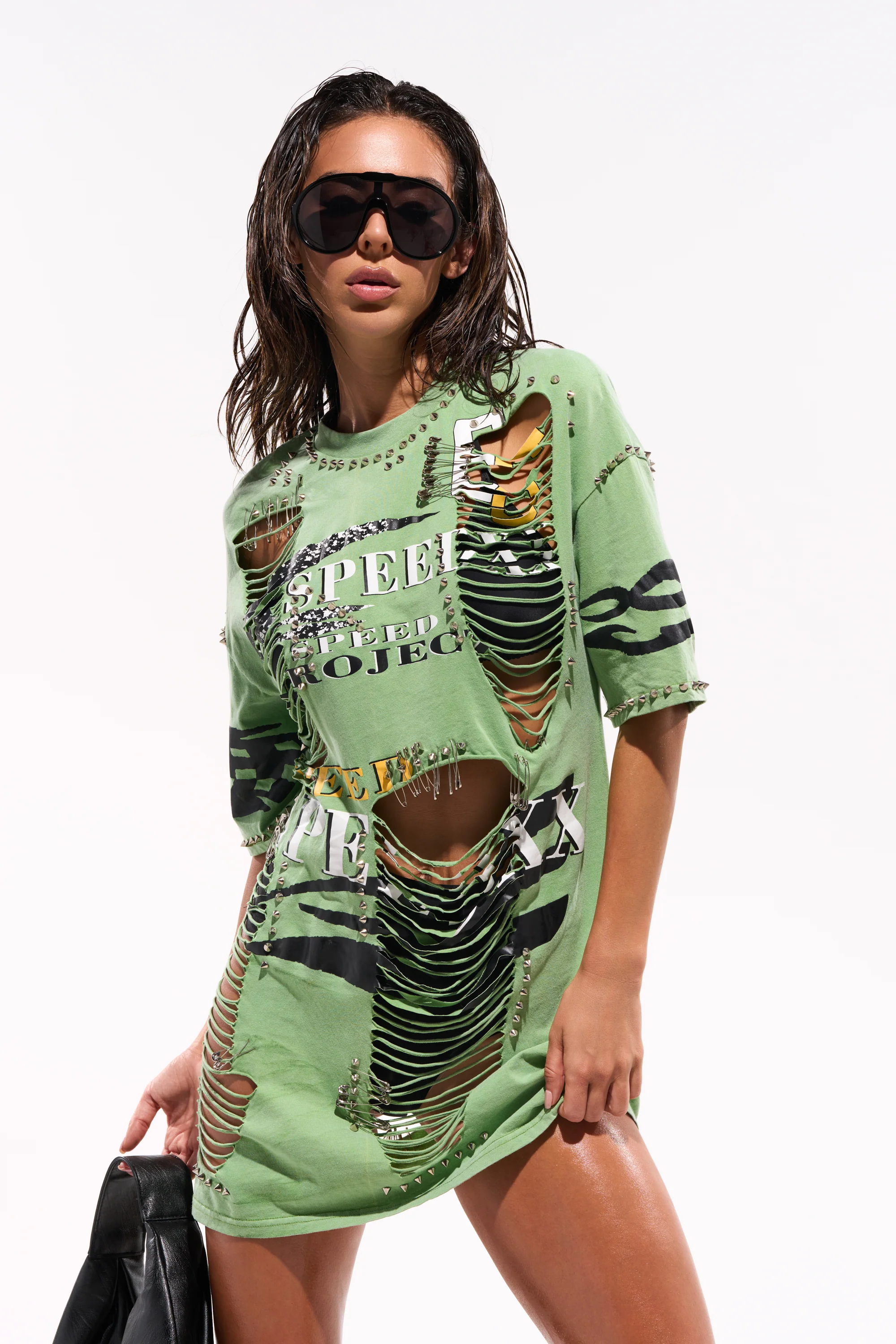 NEVER TOO MUCH DISTRESSED OVERSIZED TEE - Akira Store